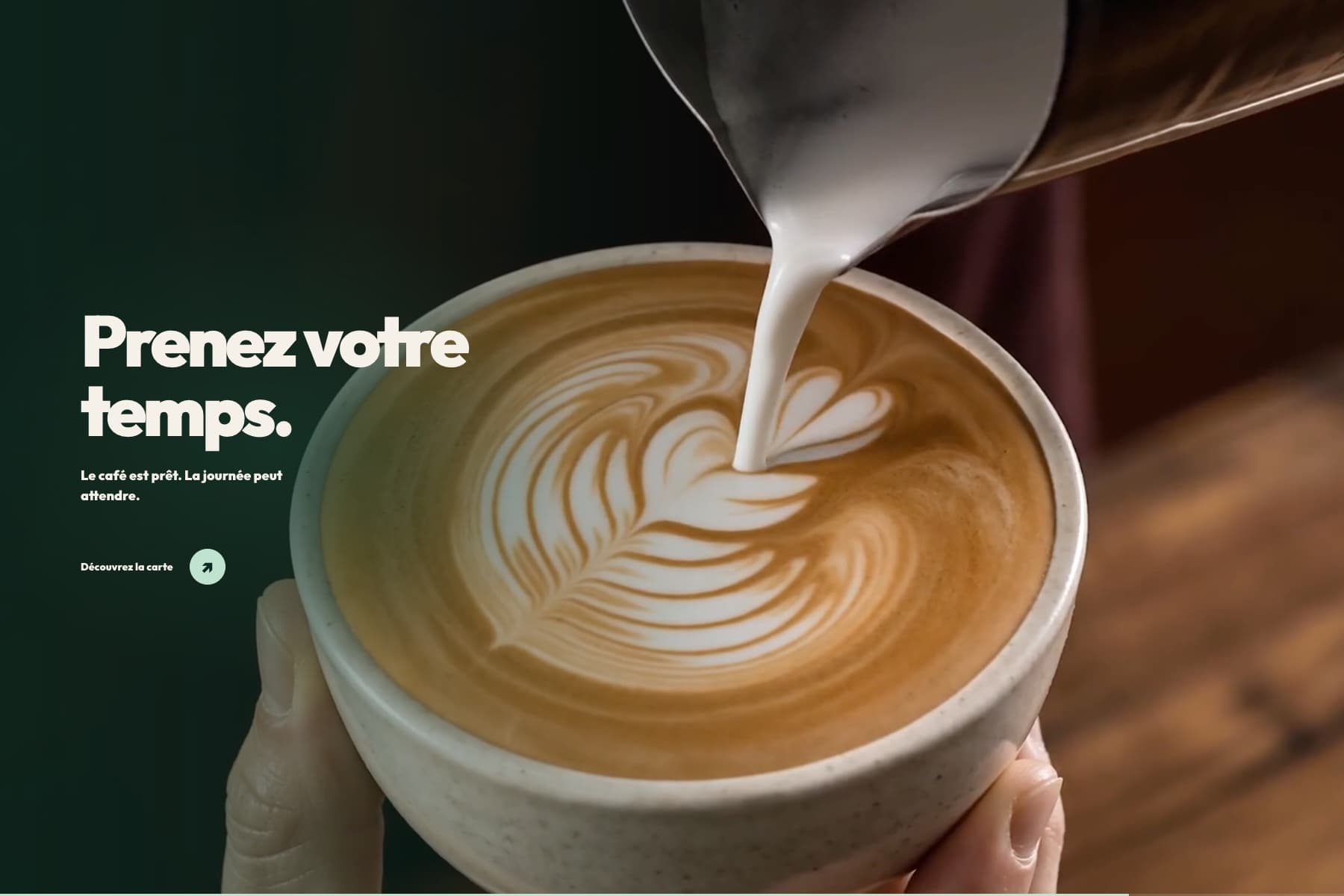 Film de latte art piloté au scroll — rosetta finale